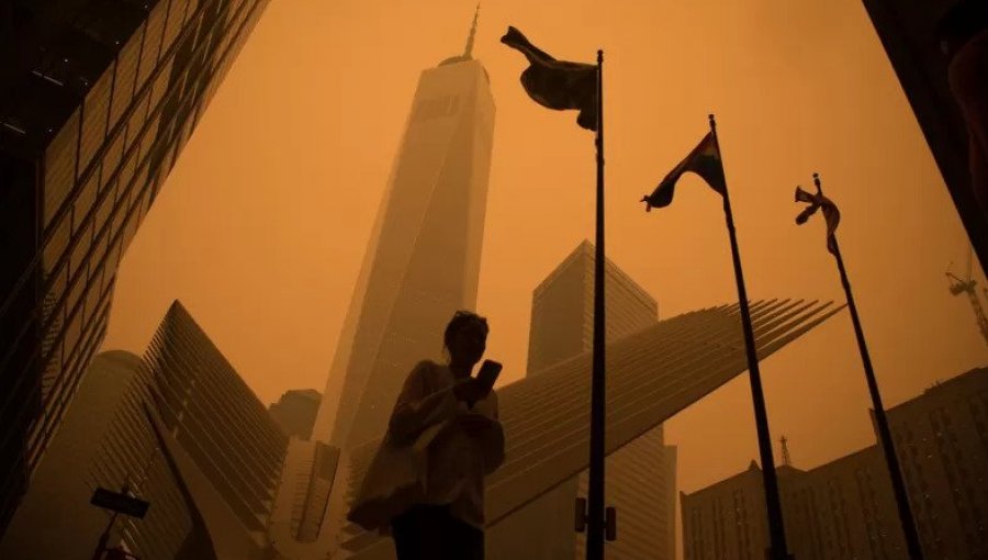Las inquietantes imágenes del cielo naranja de Nueva York por la nube de humo proveniente de Canadá