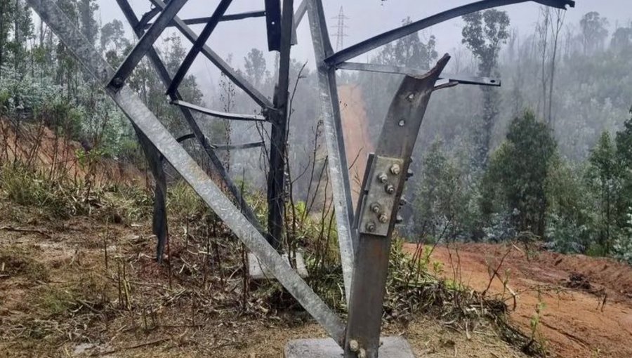 Fuerte estruendo en el Gran Valparaíso pudo haber sido un atentado contra torres de alta tensión en el sector de Placilla