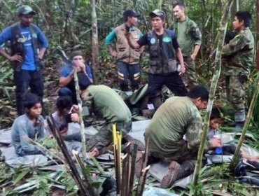 Hallan con vida en la selva colombiana a los 4 niños que desaparecieron hace 40 días tras un accidente de avión