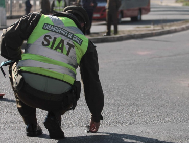 Mujer muere y carabinero queda en riesgo vital tras chocar en moto en Iquique