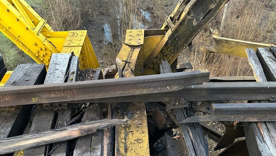 Fiscalía confirmó que artefacto explosivo provocó daños en puente ferroviario en Ñuble
