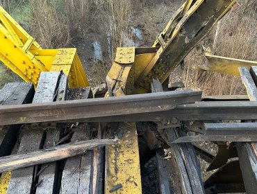 Fiscalía confirmó que artefacto explosivo provocó daños en puente ferroviario en Ñuble