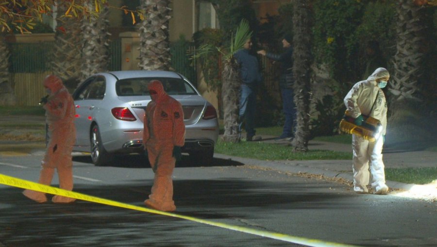 Coronel de Carabineros frustra a balazos una encerrona en su contra en Quilicura: un delincuente murió y otro quedó grave