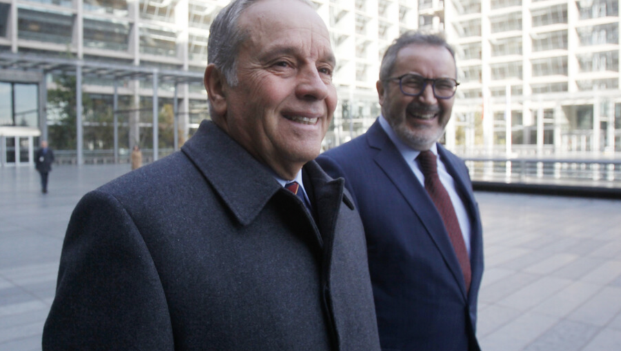 Tras formalización, tribunal decretó arraigo y firma mensual para general (r) Oviedo