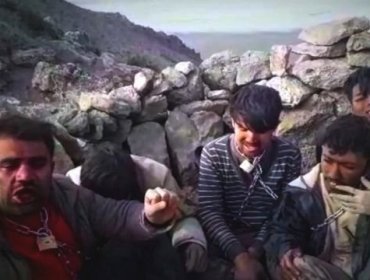 "Nos golpean día y noche sin parar": Las torturas y secuestros que sufren los migrantes que huyen de los talibanes