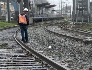 Niña de 11 años falleció luego de ser atropellada por un tren de pasajeros en Rengo