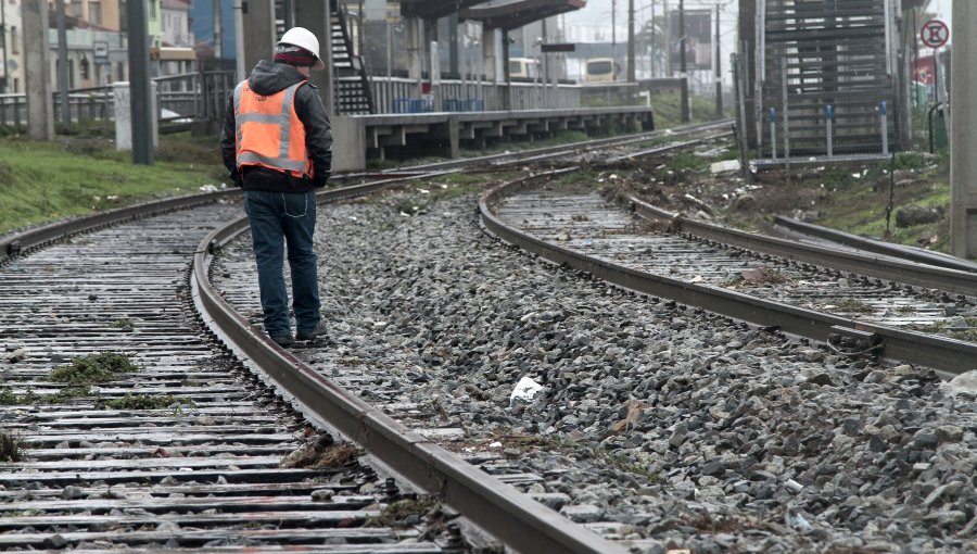 Niña de 11 años falleció luego de ser atropellada por un tren de pasajeros en Rengo