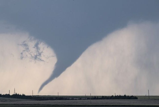 Cómo se está ensanchando el "corredor de los tornados" en Estados Unidos