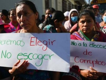 Cómo Guatemala pasó de ser un ejemplo contra la corrupción a criminalizar a jueces, periodistas y candidatos electorales