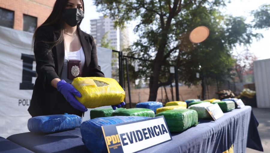 PDI en coordinación con Perú logró incautar más de 200 kilos de droga destinada a su venta en la región Metropolitana