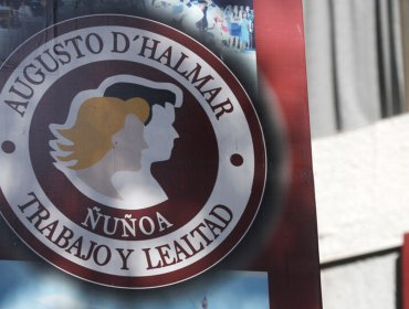 Liceo Augusto D'Halmar mantiene paralización indefinida por sumario a profesora