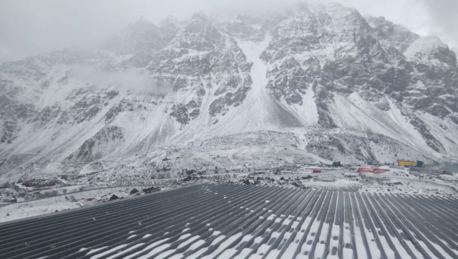 Paso Los Libertadores cerrará este miércoles ante sistema frontal con nevadas en la cordillera