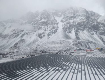 Paso Los Libertadores cerrará este miércoles ante sistema frontal con nevadas en la cordillera