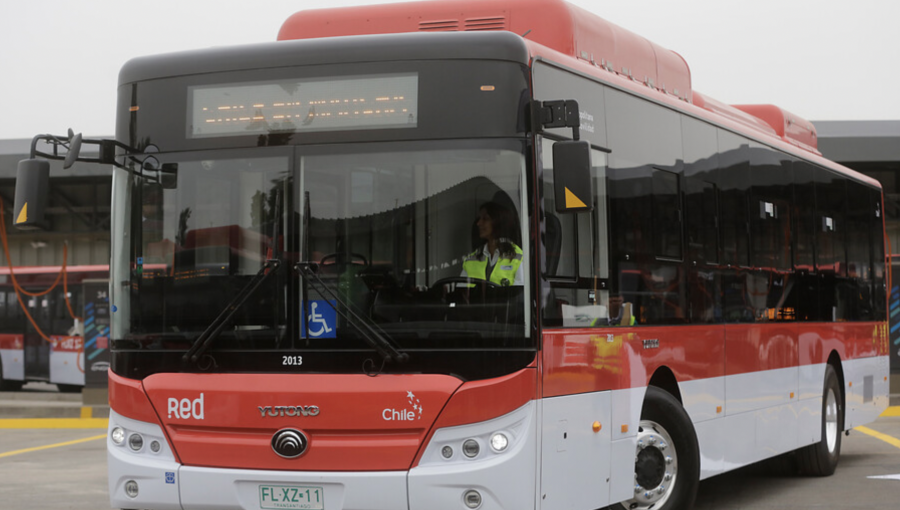 Hombre muere atropellado por bus RED en Cerro Navia: Habría protagonizado asalto en un paradero