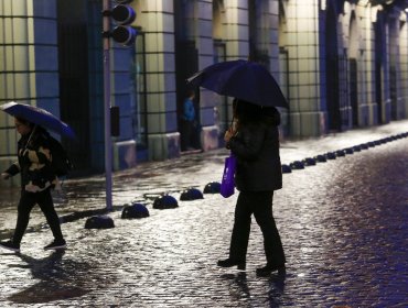 Más de 30 mil clientes están sin energía eléctrica por lluvias en la región Metropolitana