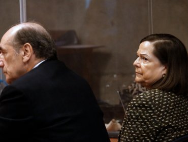 Comienza juicio por corrupción contra general (r) Fuente-Alba y su esposa