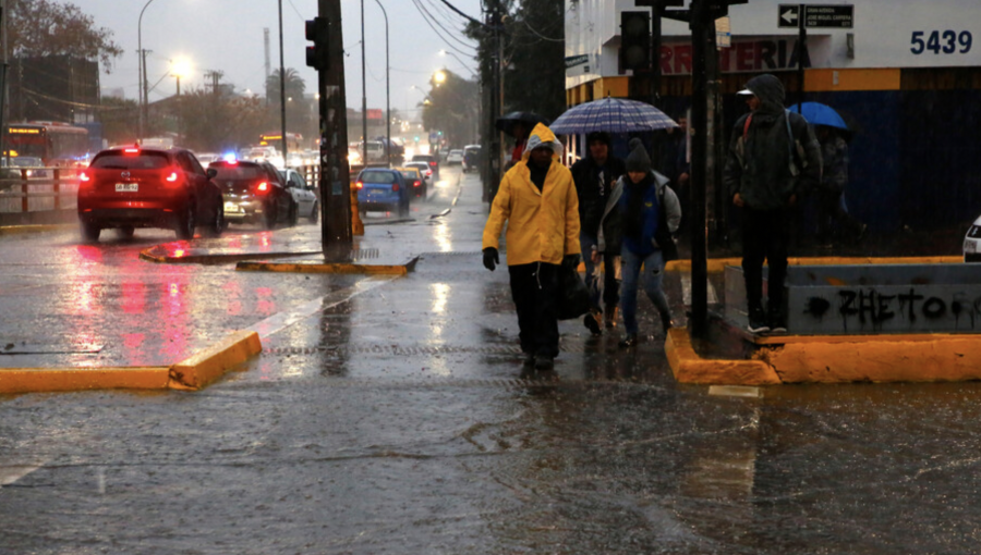 Enel activa plan de contingencia por cortes de luz en la Región Metropolitana