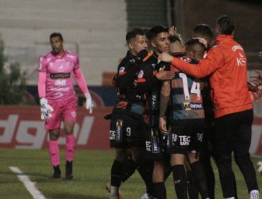 Cobresal no tuvo piedad con Copiapó en el clásico atacameño y sigue en camino en Copa Chile