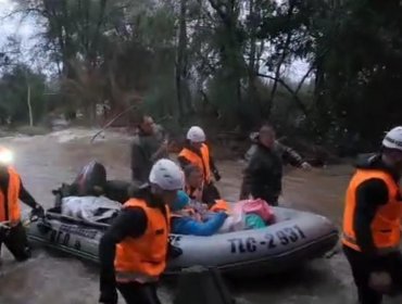 Carabineros evacuó a familia que se encontraba aislada en el río Perquilauquén por crecida del caudal