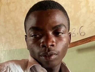 "Me cubrí con sangre para sobrevivir": El relato de dos estudiantes de la escuela donde un ataque dejó 40 muertos en Uganda