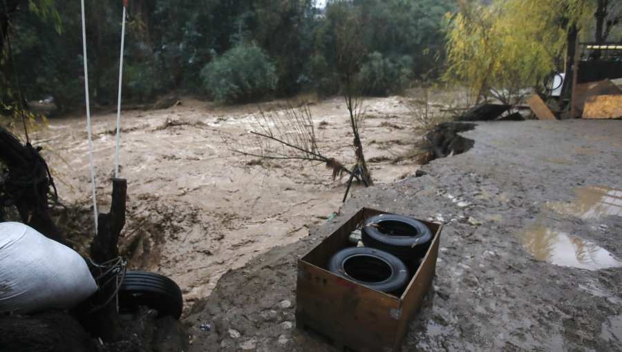 Sistema frontal ha provocado desborde de ríos e inundación de viviendas en la región de O'Higgins