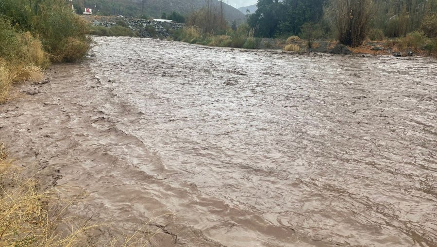 Anuncian corte de agua potable en Los Andes por alta turbiedad en el río Aconcagua: servicio se normalizará recién este sábado