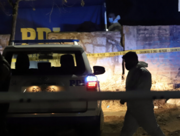 Hombre muere al ser alcanzado por dos impactos de bala en su cabeza y un tercero en su tórax en San Felipe