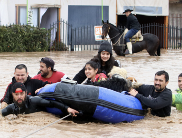 Ministro Valenzuela llamó a evacuar ribera del río Rapel: “Están en riesgo”