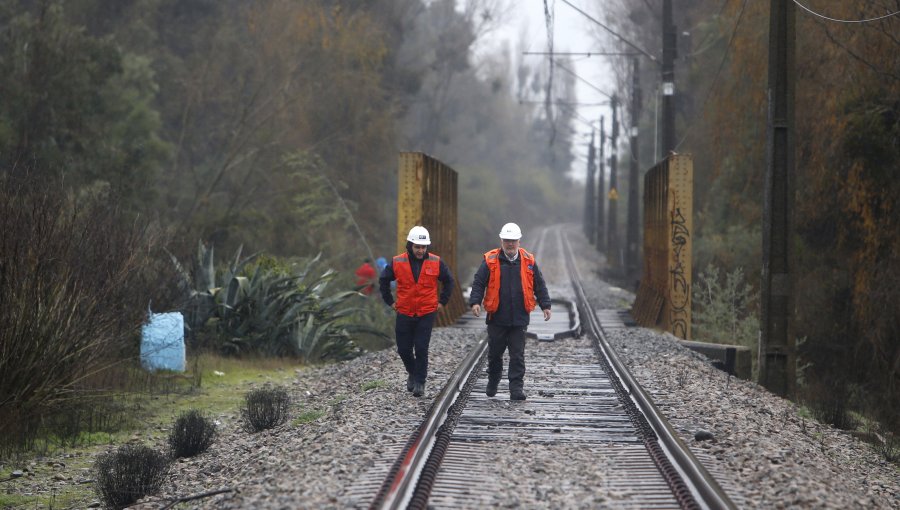 Servicio de trenes a Rancagua y Chillán se mantendrá suspendido por daños en las vías