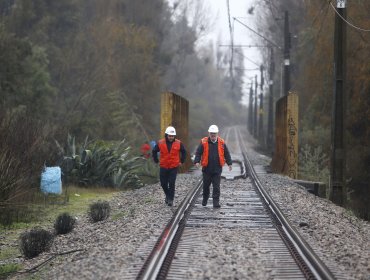Servicio de trenes a Rancagua y Chillán se mantendrá suspendido por daños en las vías