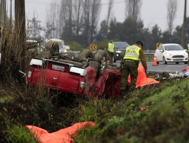 Ocho muertos deja doble volcamiento en Ruta 5 Sur a la altura de San Javier