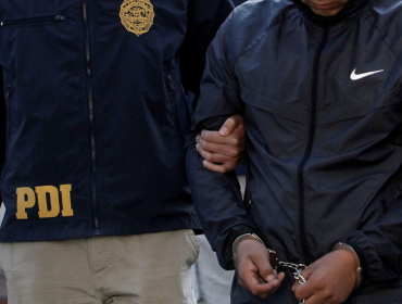 Detienen a tres adolescentes que intimidaron con armas de fuego a chofer de camión en La Pintana