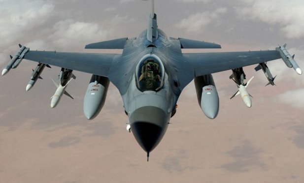 Por qué es tan complicado entrenar a los pilotos ucranianos que manejarán los cazas estadounidenses F-16