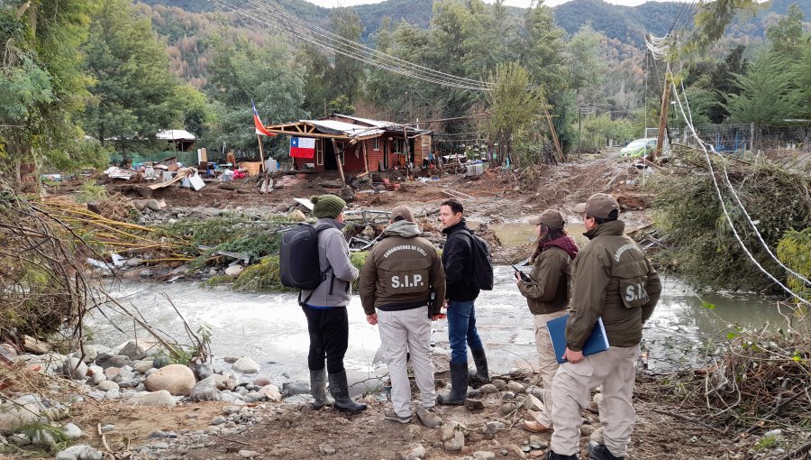 Continúa la búsqueda de bombero y adulto mayor desparecidos tras desborde del río Ancoa en Linares