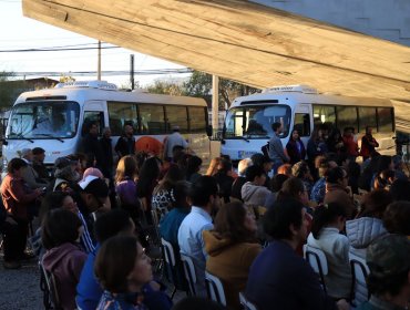 Gobierno Regional de Valparaíso realiza entrega de dos buses para adultos mayores de La Calera