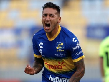 Ismael Sosa fue presentado como el nuevo delantero de Ñublense
