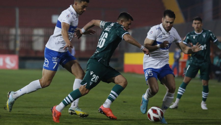 Wanderers eliminado por la UC que se repuso de la goleada recibida por la U y avanzó a semis de Copa Chile