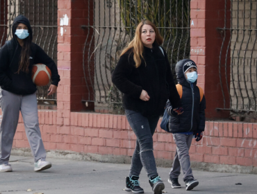 Más de 900 mil escolares mantienen inasistencia grave: Cifras están lejos de las prepandemia