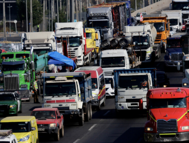 Luego de alza de 6,7%, Confederación de Camioneros solicitan implementar política nacional de peajes