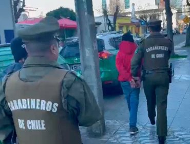 Delincuentes con amplio prontuario policial fueron detenidos tras ser sorprendidos robando en local comercial de Viña del Mar