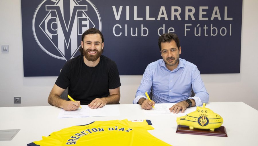 Ben Brereton fue presentado como flamante refuerzo del Villarreal de España