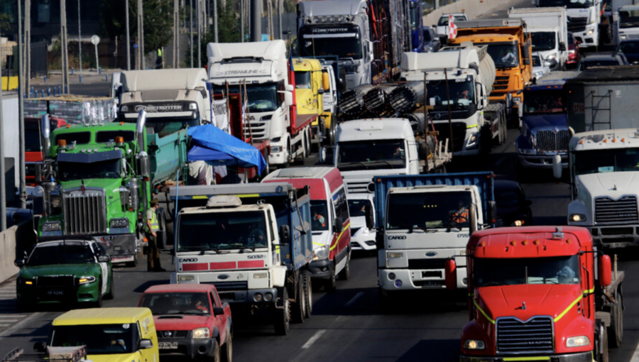 Luego de alza de 6,7%, Confederación de Camioneros solicitan implementar política nacional de peajes