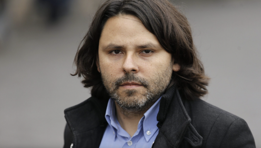 Tras sumario, Alberto Mayol acusa a la Usach de "evidente persecución" en su contra