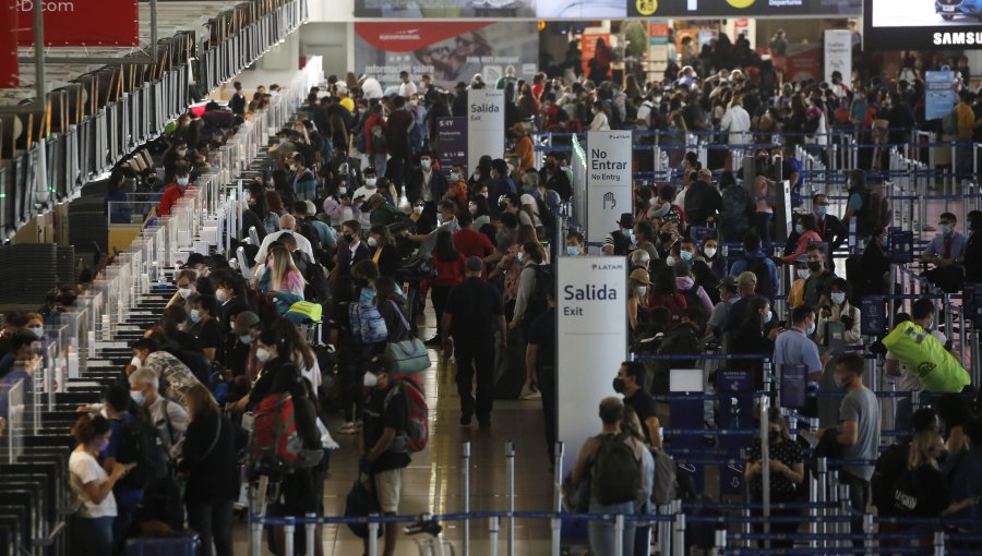 Más de 1,9 millones de personas viajarán a través del aeropuerto de Santiago en vacaciones de invierno