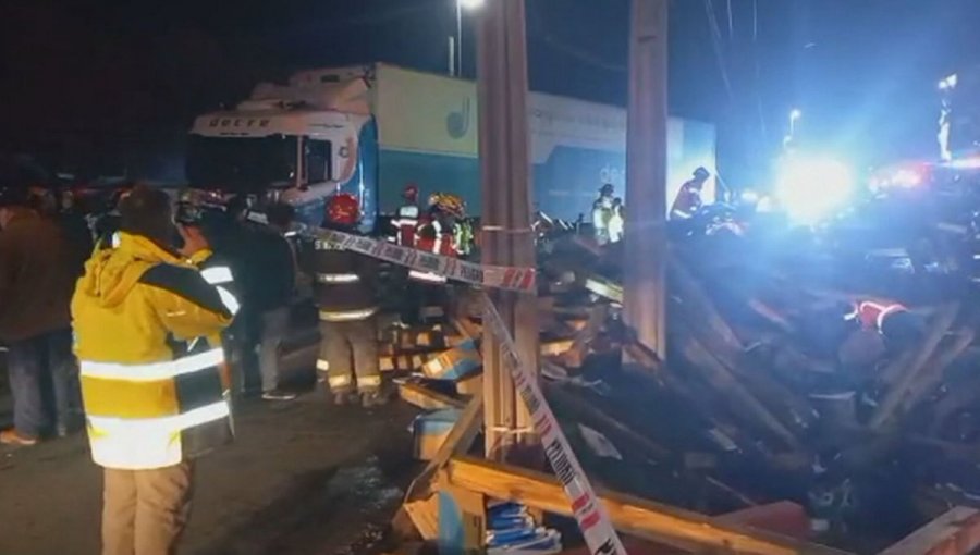 Colisión de alta energía deja dos fallecidos y tres heridos grave en la ruta 5 Sur de Romeral