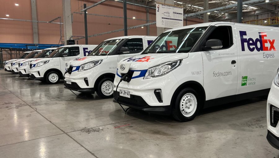 Maxus provee a FedEx de su primera flota de vehículos eléctricos para operar en Chile
