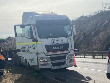 Conductor de camión perdió la vida tras sufrir un infarto a un costado de la ruta 5 Norte en Catapilco