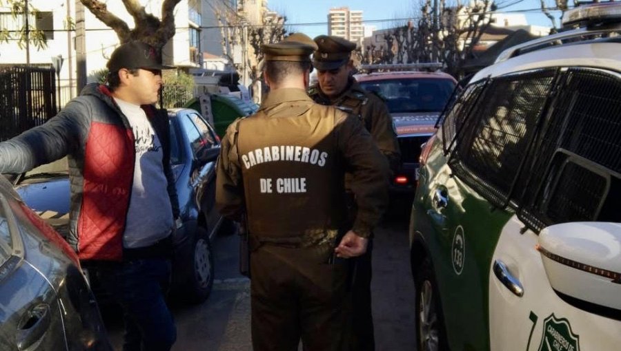 Intenso operativo contra cuidadores informales termina con multas por lavado de autos y por estacionar mal en Viña del Mar