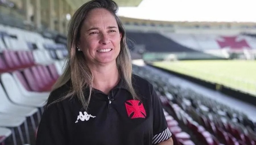 Colo-Colo femenino confirmó a la brasileña Tatiele Silveira como su nueva entrenadora