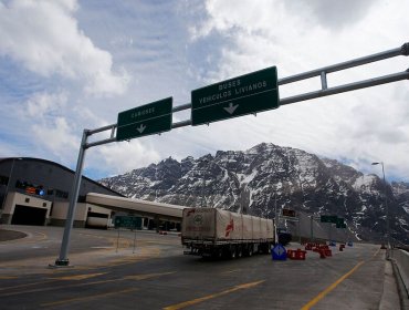 Más de 1.500 vehículos cruzaron la frontera tras la apertura con restricciones del paso fronterizo Los Libertadores